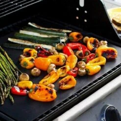 8 Pcs/lot 50 X 40 Cm Pouce En Téflon Fibre Réutilisable Antiadhésive Barbecue Rôti Tapis De Feuilles Portable Facile à Nettoyer Extérieur Pique-nique Fry Cuisson Barbecue Outils Noir GrooFoo -Accessoires de barbecue Soldes 52489503 5