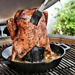 BBQ-Toro Rôtissoire à Poulet En Fonte Ø 28 Cm | Déjà Brûlé - Preseasoned | Rôtissoire à Volaille Pour Le Gril Et Le Four -Accessoires de barbecue Soldes 53909081 4