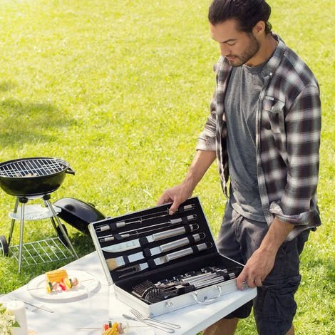 TECTAKE Kit Barbecue 18 Ustensiles En Acier Inoxydable + Mallette De Rangement 47 Cm X 8 Cm X 22 Cm - Gris 2 TECTAKE Kit Barbecue 18 Ustensiles En Acier Inoxydable + Mallette De Rangement 47 Cm X 8 Cm X 22 Cm - Gris – Image 2